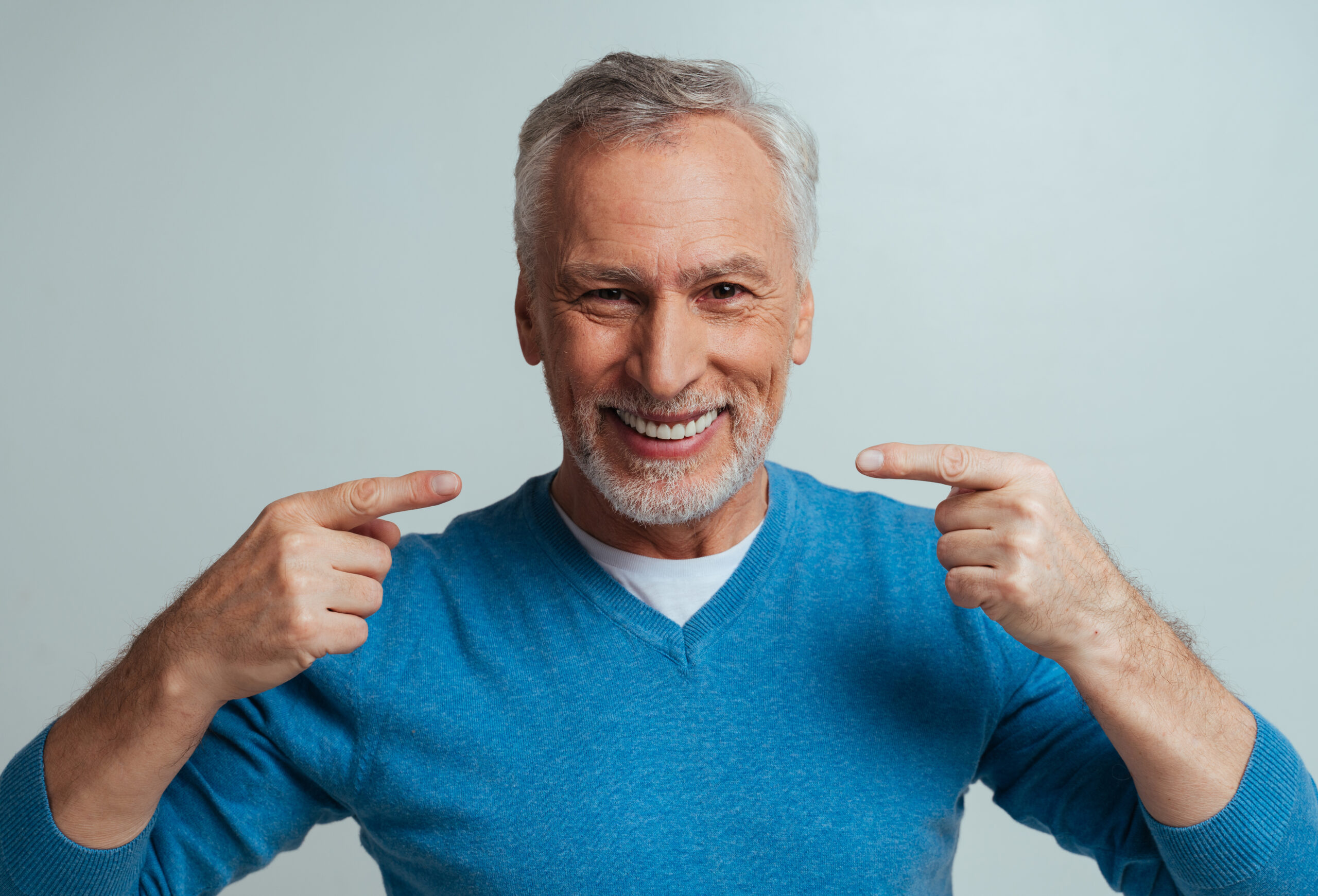 Shrewsbury, MA, prosthodontist offers dentures